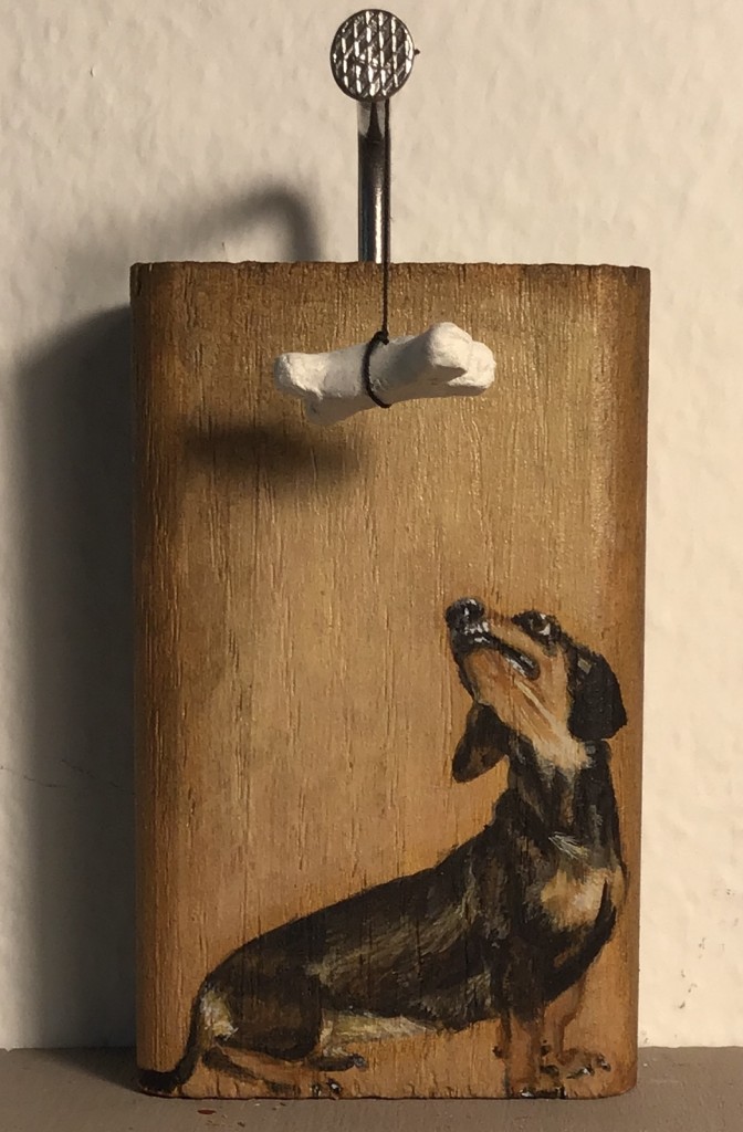 Mit kleinem Knochen (Modelliermasse)